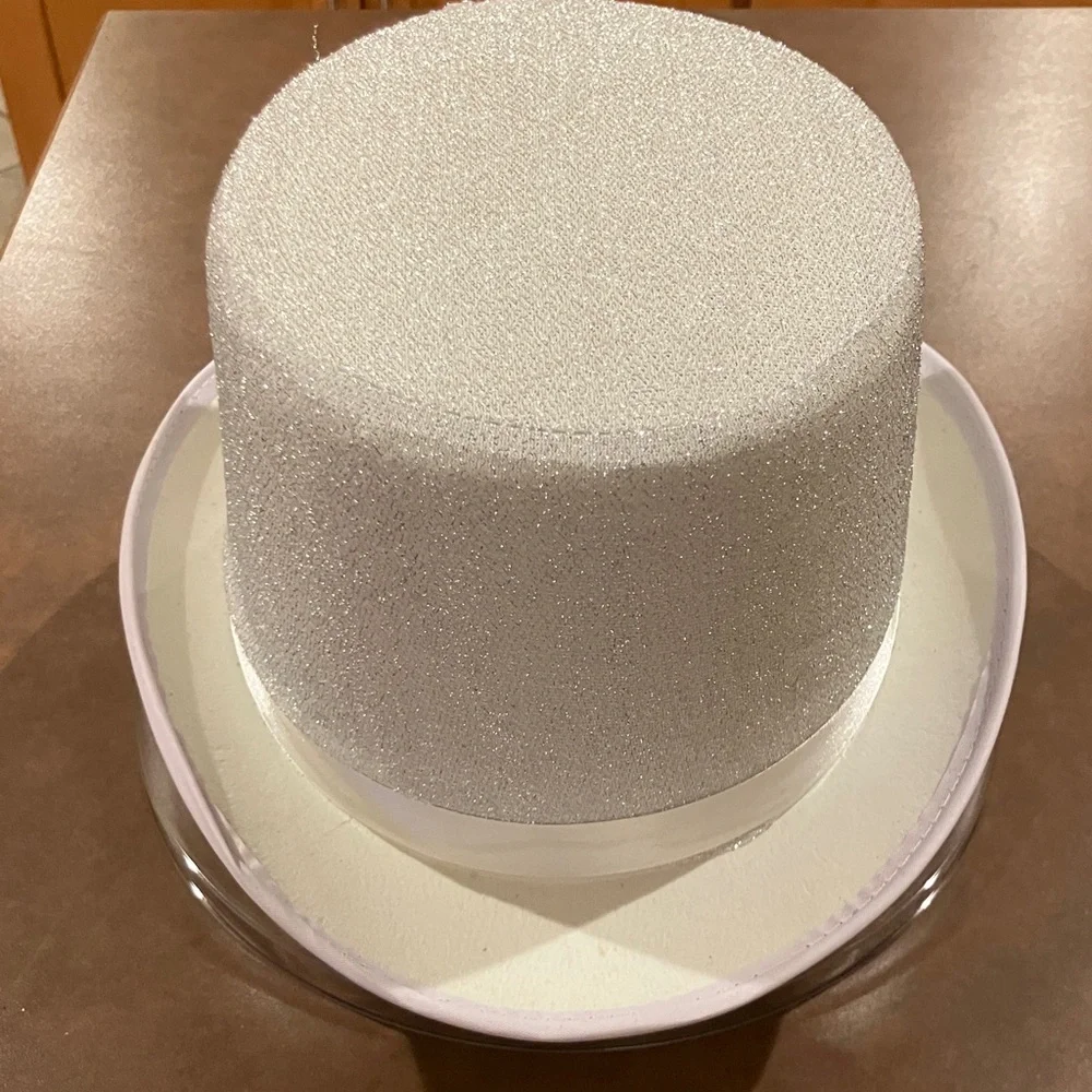 NWT Elegant White Stardust Glitter Top Hat 11”